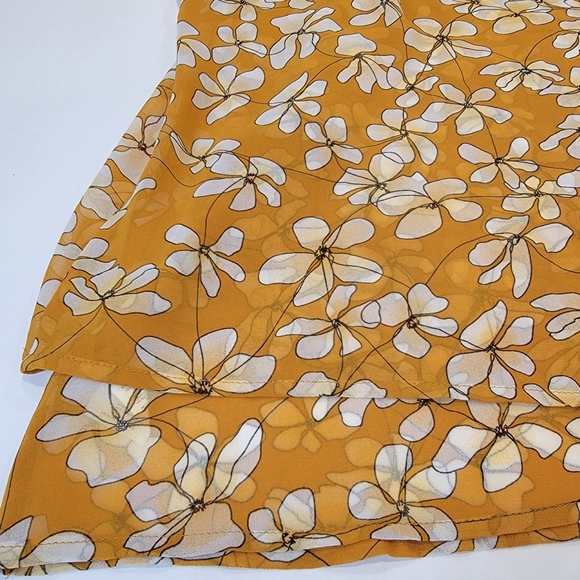 CAbi Thrive Blouse #3598 Butterscotch Yellow Floral Size Small - Picture 14 of 15